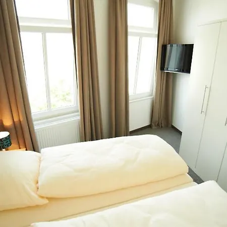 Apartment Eisberg 6 Mit Balkon *